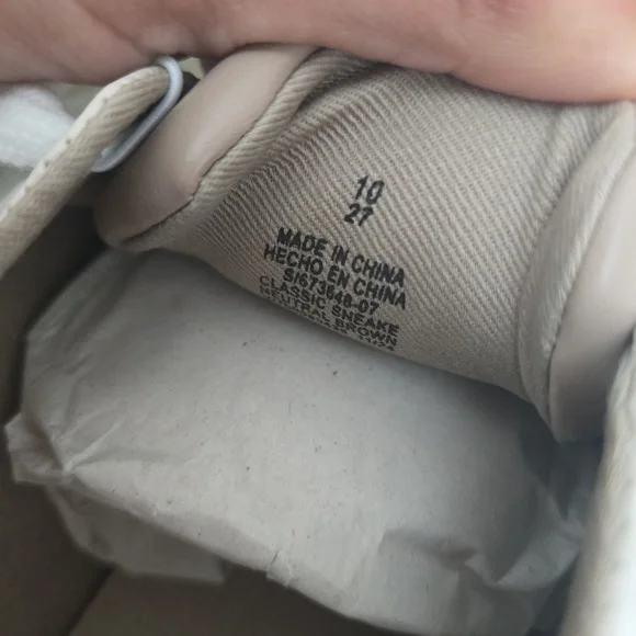 NWT Old Navy Women’s Sneakers Size 10 Neutral Beige Casual Shoes - Picture 7 of 9